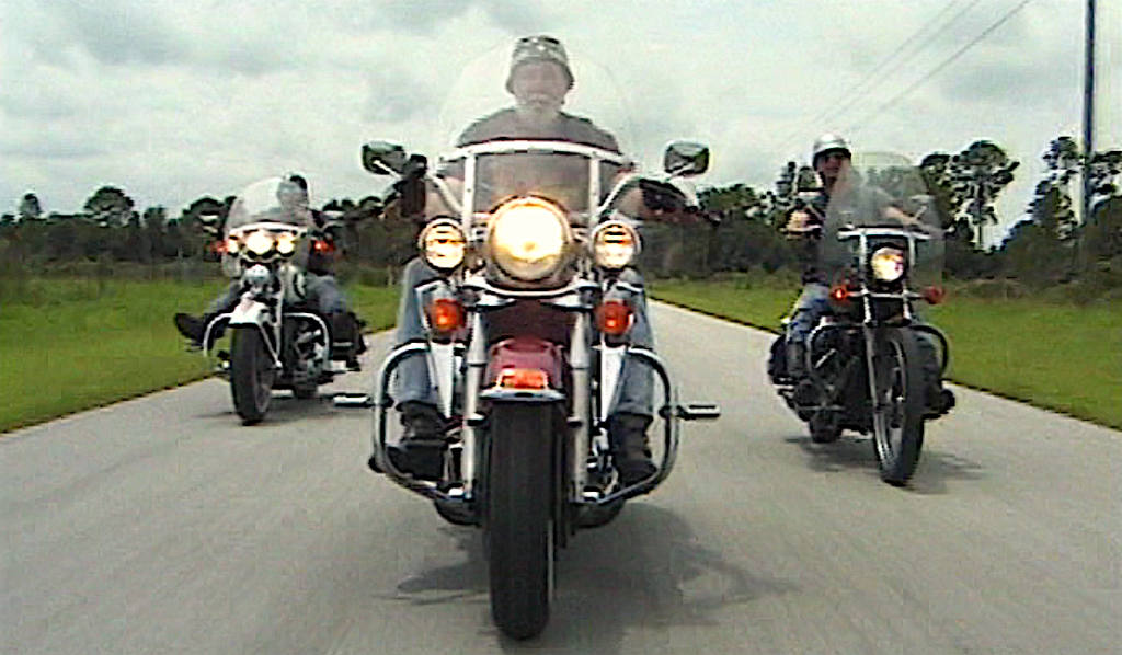 REVI(EWS bikers 3 film capture
